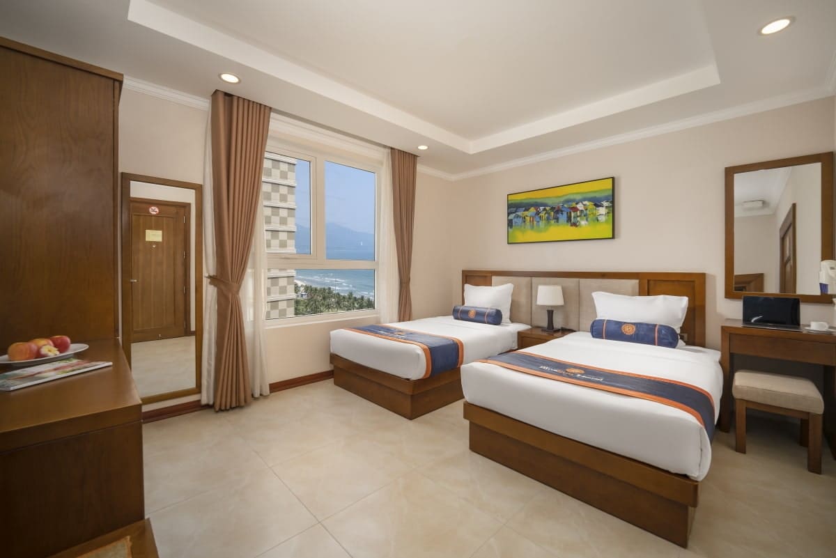 Khach san 4 sao Da Nang Deluxe King Twin 01 1200x800 min
