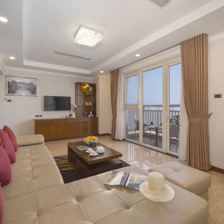 Home 13 Khach san 4 sao Da Nang Suite King 07 1200x800 1
