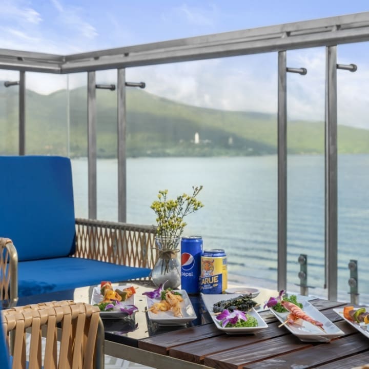 Ocean Terrace Bar and Pool