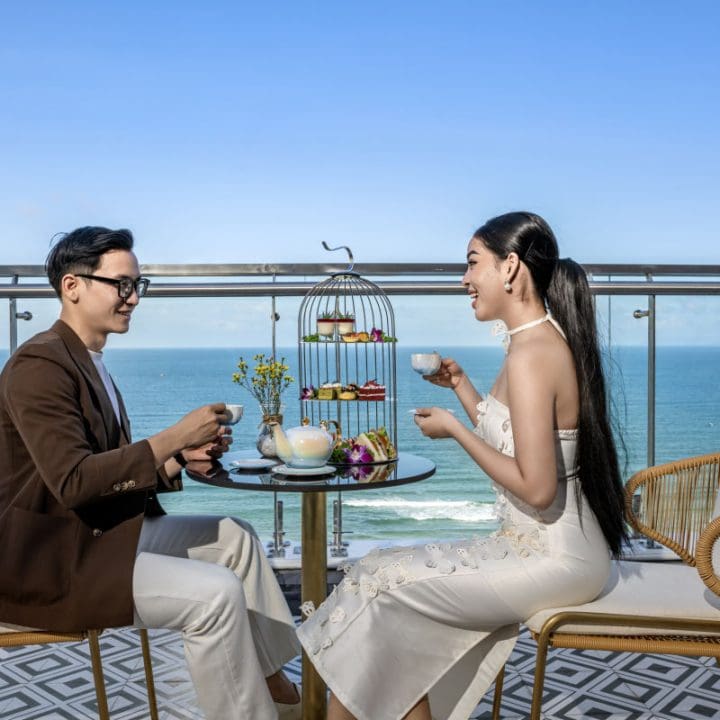 BlueSun Danang Beach Hotel Ocean Terrace Bar And Pool